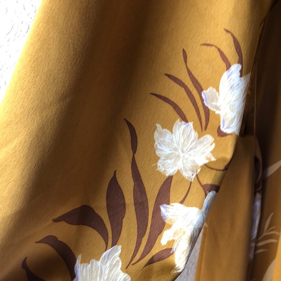 EXPRESS Floral Duster Kimono - Picture 4 of 5